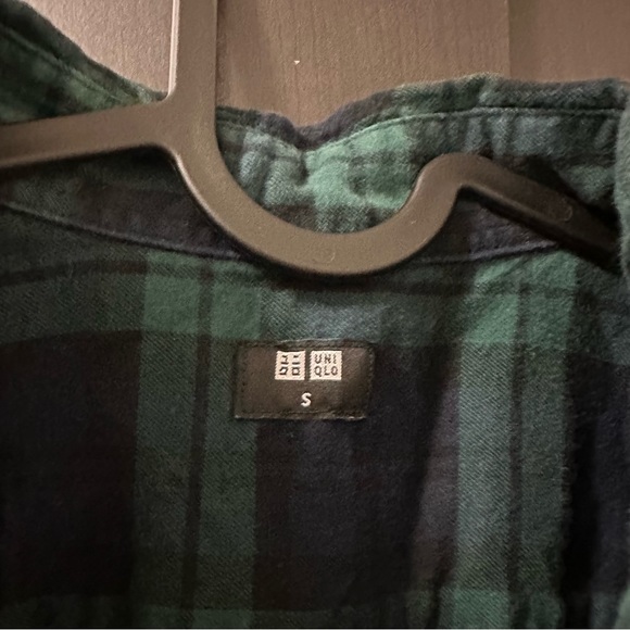UNIQLO Mens Button Down - Picture 3 of 6
